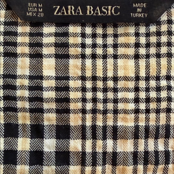 Plaid V-Neck Long Sleeve Top in Black & White - Picture 2 of 3